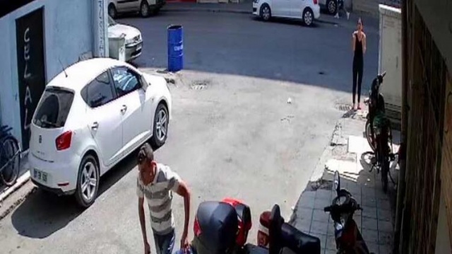 Sokak ortasında rezalet! Genç kız neye uğradığını şaşırdı 5