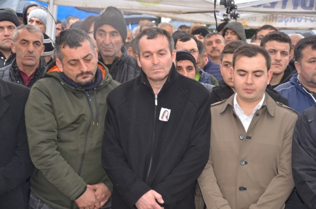 Ceren son yolculuğuna uğurlandı - Annesinin feryadı yürekleri dağladı 2