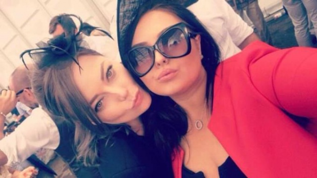 Trende rezalet! Sarhoş kadın, erkek yolcuların yanına gidip... 5