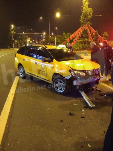 Trabzon'da kaza! Kavşakta birbirlerine girdiler... 6