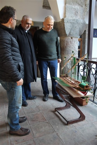 1 metrelik gemi yapmak için 8 ay uğraştı 8