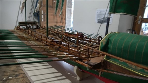 1 metrelik gemi yapmak için 8 ay uğraştı 9