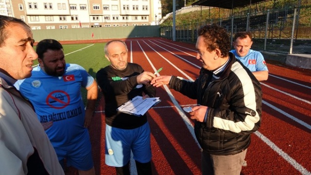 Trabzon'daki bu teknik direktör diğerlerinden çok farklı 15