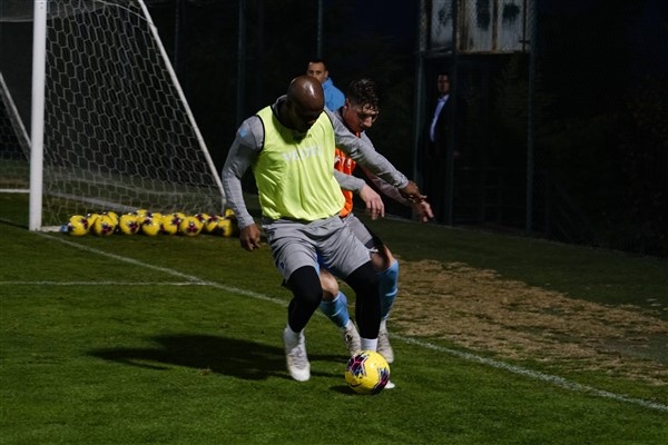 Trabzonspor'da Denizlispor maçı hazırlıkları başladı 13