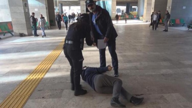 Uçakta ortalığı karıştırmıştı! Bakın şimdi ne yaptı 10