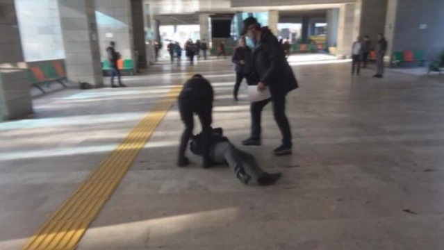 Uçakta ortalığı karıştırmıştı! Bakın şimdi ne yaptı 7