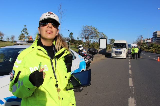 Trabzon'da trafiğin prensesleri 12