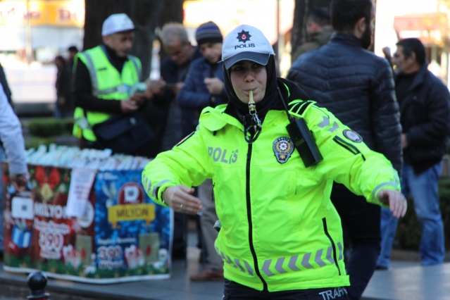 Trabzon'da trafiğin prensesleri 10