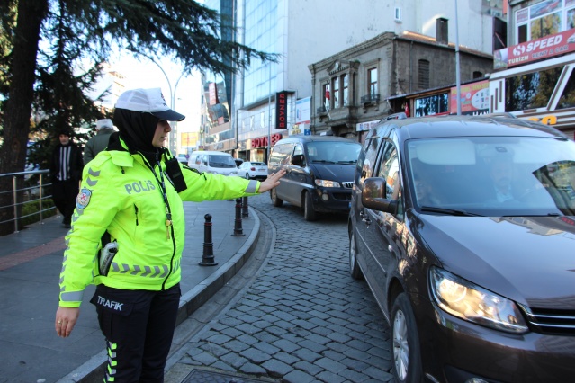 Trabzon'da trafiğin prensesleri 18