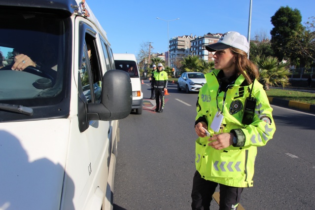 Trabzon'da trafiğin prensesleri 14