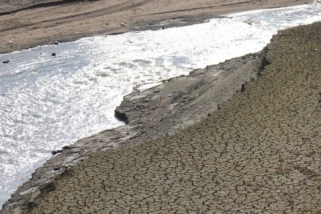 Doğu Karadeniz baraj gölünde sular 40 metre çekildi 6