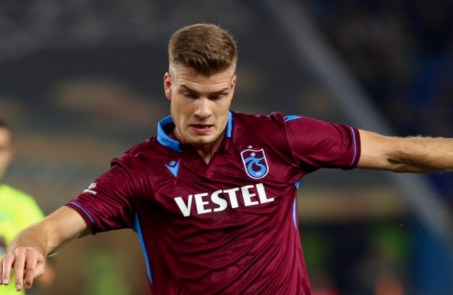 Trabzonspor'u Sörloth taşıyor 12