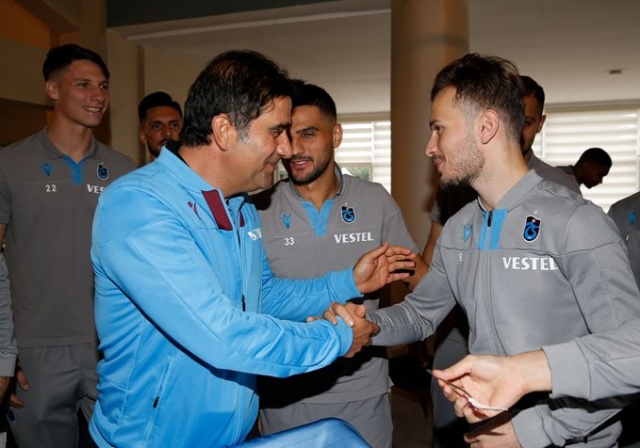 Trabzonsporlu oyuncuya maç öncesi sürpriz 3