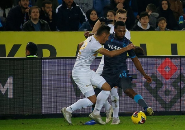 Trabzonspor sahasında Kayserispor ile karşılaştı. 28 Aralık 2018 17