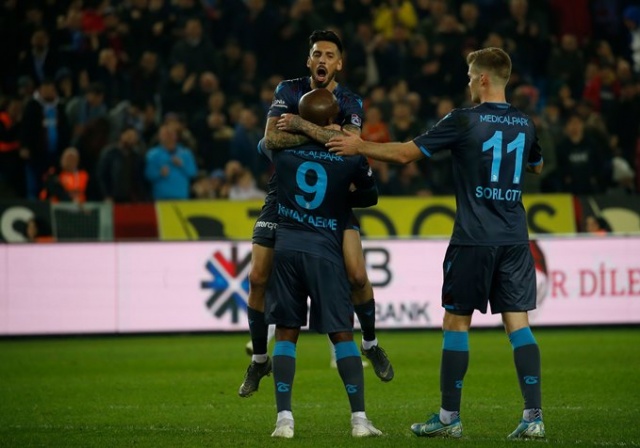 Trabzonspor sahasında Kayserispor ile karşılaştı. 28 Aralık 2018 25