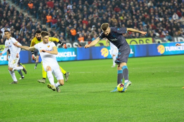 Trabzonspor sahasında Kayserispor ile karşılaştı. 28 Aralık 2018 63