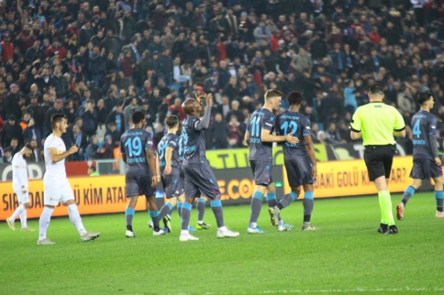 Trabzonspor sahasında Kayserispor ile karşılaştı. 28 Aralık 2018 68