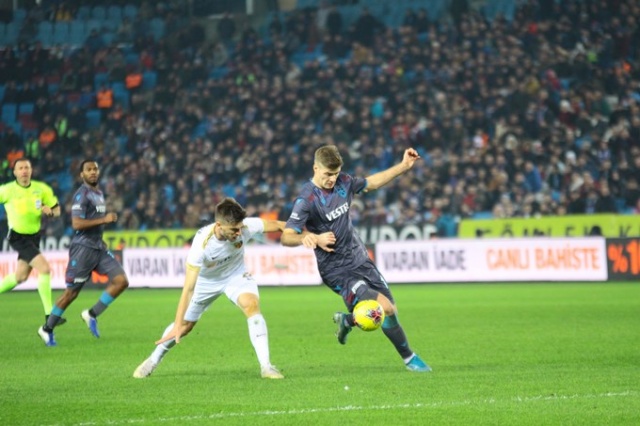 Trabzonspor sahasında Kayserispor ile karşılaştı. 28 Aralık 2018 96