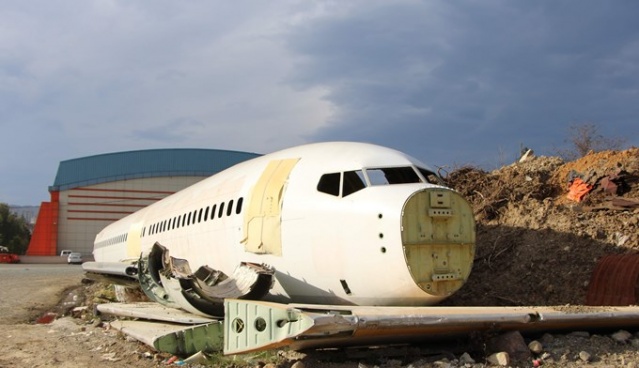 Pistten çıkan uçak Yomra'nın başına dert oldu 7