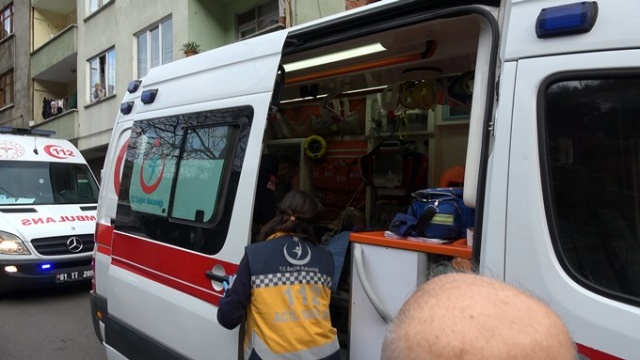 Trabzon'da 3 kişi yanmaktan son anda kurtuldular 4