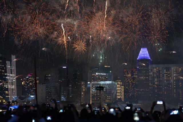 Dünya 2020’ye merhaba dedi! 6