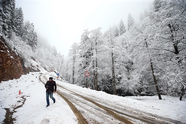 Trabzon'un yüksek kesimleri beyaza büründü 1