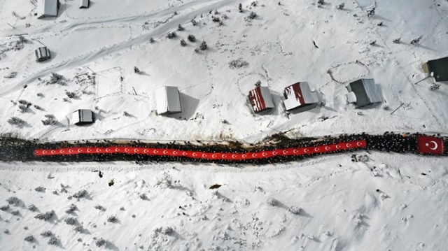 Sarıkamış şehitleri Sis Dağı'nda anıldı 4