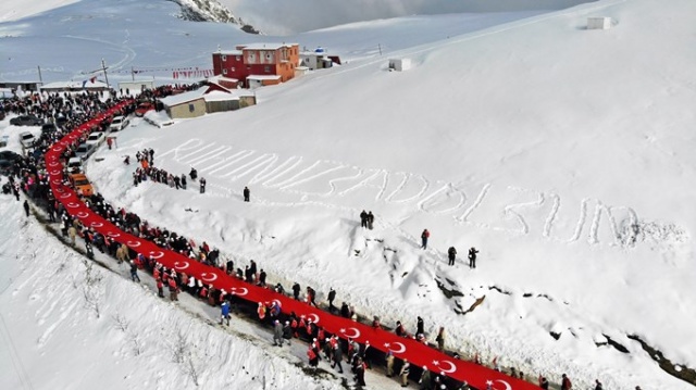 Sarıkamış şehitleri Sis Dağı'nda anıldı 11