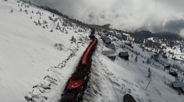 Sarıkamış şehitleri Sis Dağı'nda anıldı 13