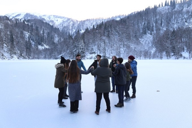 Buz tutan Karagöl'de horon 10