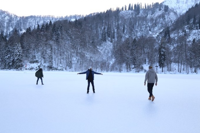 Buz tutan Karagöl'de horon 13