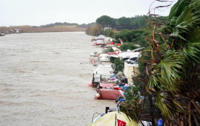 Futbola fırtına arası! İptal ettiler... 10