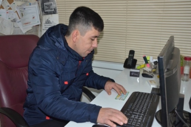 Asgari ücretli işçi, 20 bin lira isabet eden Milli Piyango biletini yaktı 6