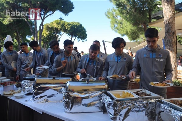 Trabzonsporlu futbolcular böyle stres attı 21