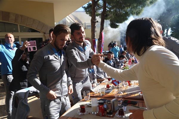 Trabzonsporlu futbolcular böyle stres attı 12