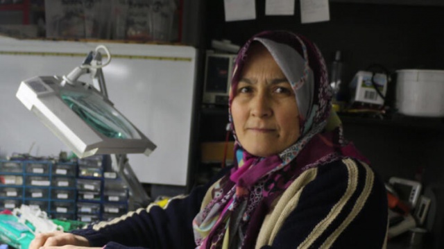 Herkes onu soruyor! Eşine yardım etmek için... 3