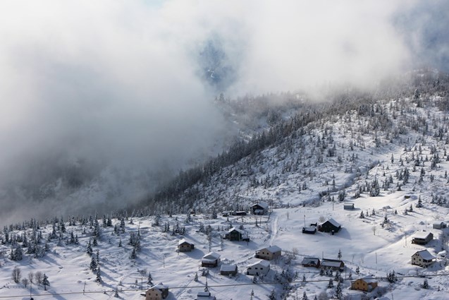 Trabzon yaylalarında kar manzaraları 14