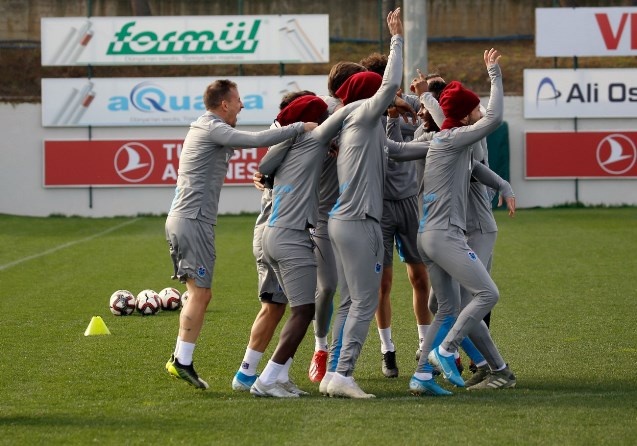 Trabzonspor Denizlispor Maçı Hazırlıklarını Tamamladı Bordo Mavililer Tur İçin Sahaya Çıkıyor 9