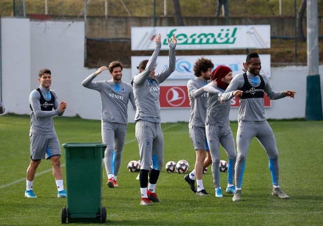 Trabzonspor Denizlispor Maçı Hazırlıklarını Tamamladı Bordo Mavililer Tur İçin Sahaya Çıkıyor 6