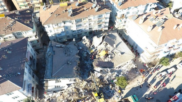 Enkaz alanı havadan görüntülendi 3