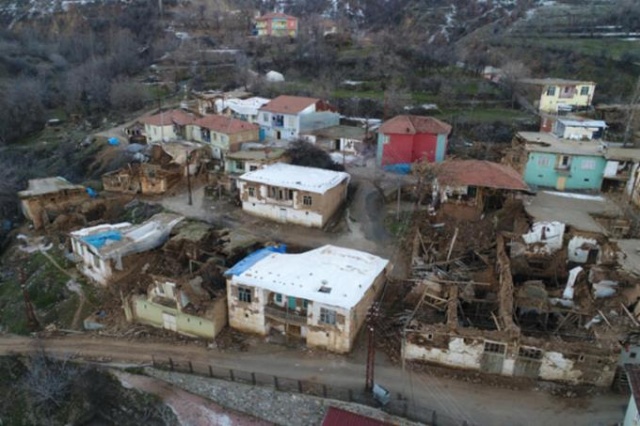 Elazığ'da gün ağardı! İşte Elazığ depreminden fotoğraflar... 11