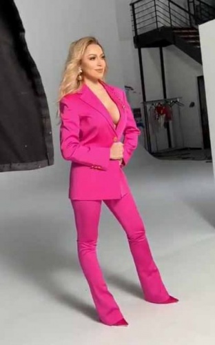 Hadise yine yaptı yapacağını 4