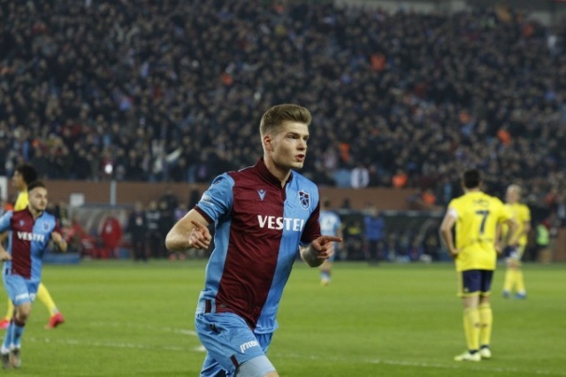 Trabzonspor'un golcüsü Alexander Sörloth durdurulamıyor. 9