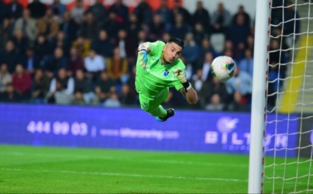 Uğurcan Çakır Fenerbahçe maçlarında bir başka. 3