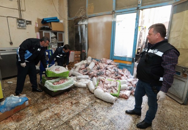 Dönercilere şok baskın! Vatandaşlara yediriyorlardı 8