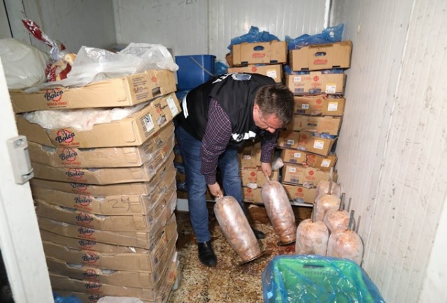 Dönercilere şok baskın! Vatandaşlara yediriyorlardı 4