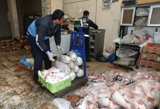 Dönercilere şok baskın! Vatandaşlara yediriyorlardı 10