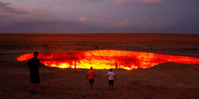 Türkmenistan'daki korkunç çukur 50 yıldır cayır cayır yanıyor, gören şaşıp kalıyor! 3