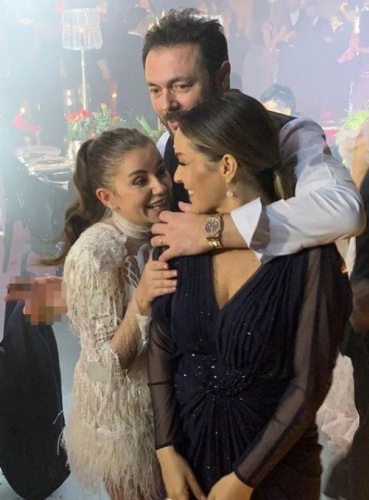 Merve Özbey-Kenan Koçak çiftinin düğününde şıklık yarışı 4