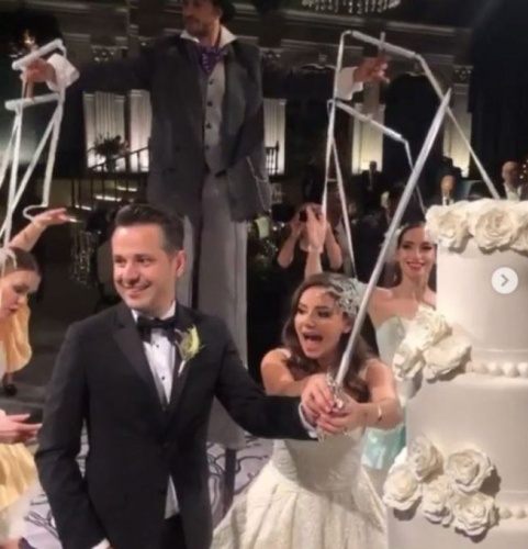 Merve Özbey-Kenan Koçak çiftinin düğününde şıklık yarışı 15